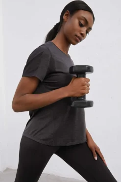 Dash and Stars Outdoor-Camisola Preta Ultraleve