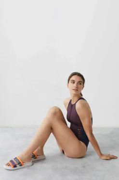 Dash and Stars Chinelos-Chinelos Tiras Logo Laranja