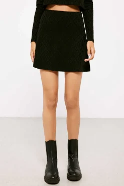 High Spirits Saias-Hook Skirt