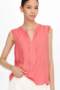 Only T-Shirts-Top Sem Mangas Com Decote Em Bico.