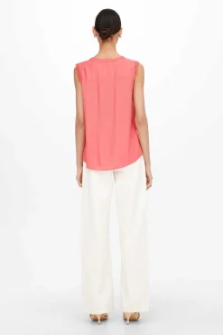 Only T-Shirts-Top Sem Mangas Com Decote Em Bico.