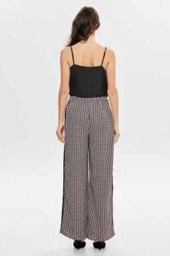 Only T-Shirts-Top Tipo Combinacao Debruado.